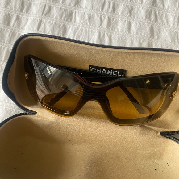 Chanel vintage sunglasses in gradient lens - Picture 12 of 12